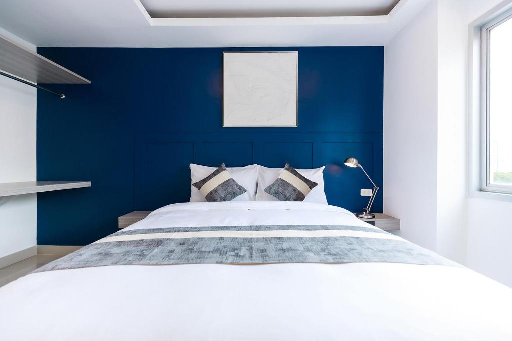 
Premier Double Room with Balcony 
