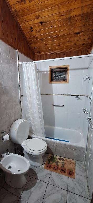 Ένα μπάνιο στο CabañaMS