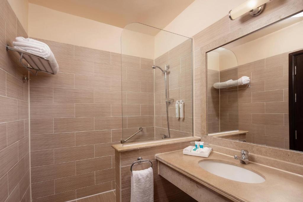 JAZ Lamaya Resort - 3