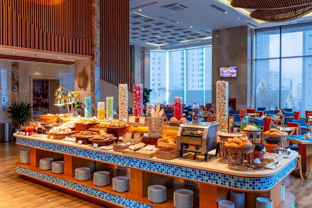Sala Danang Beach Hotel: breakfast