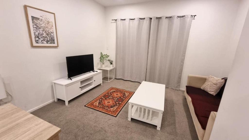 Entire Modern 2-Bedroom Townhouse -10 min to Airport & Sylvia Park - Resim 21