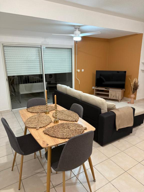 Μια τηλεόραση ή/και κέντρο ψυχαγωγίας στο Peace Wood