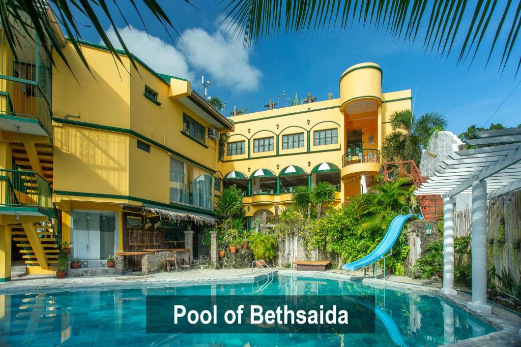 Bazén v ubytování Yahweh's Spring Retreat and Resort nebo v jeho okolí