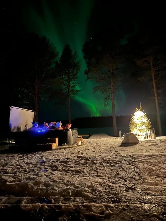 Lakeside holiday home photo