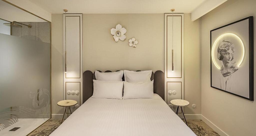 Best Western Plus Hotel Saint-Roch Orleans - Comfort Queen Room With Shower - Non-Smoking