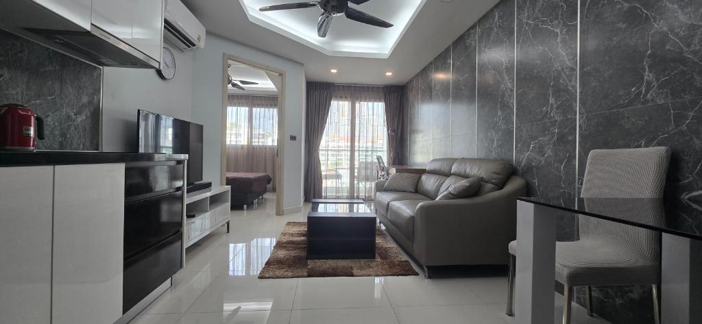 Zona d'estar a Water Park Condominium