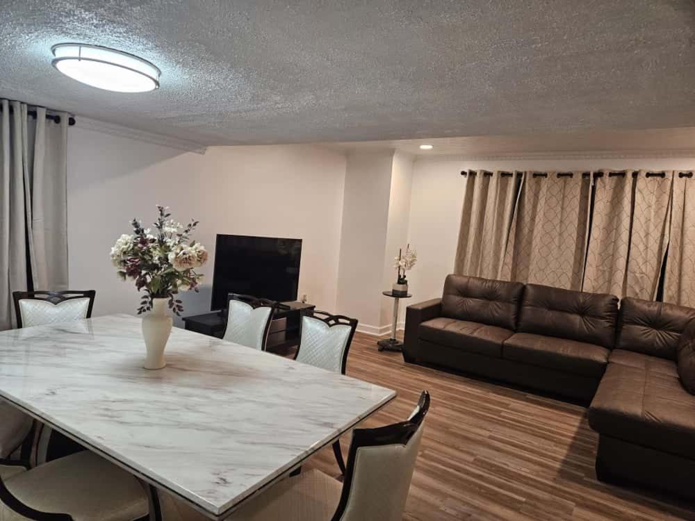 Istumisnurk majutusasutuses Beautiful home 5 min from Pittsburgh downtown, walking distance from pittssbugh university