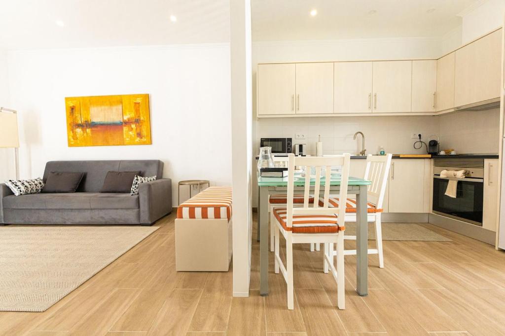 Η κουζίνα ή μικρή κουζίνα στο Castle House Tavira