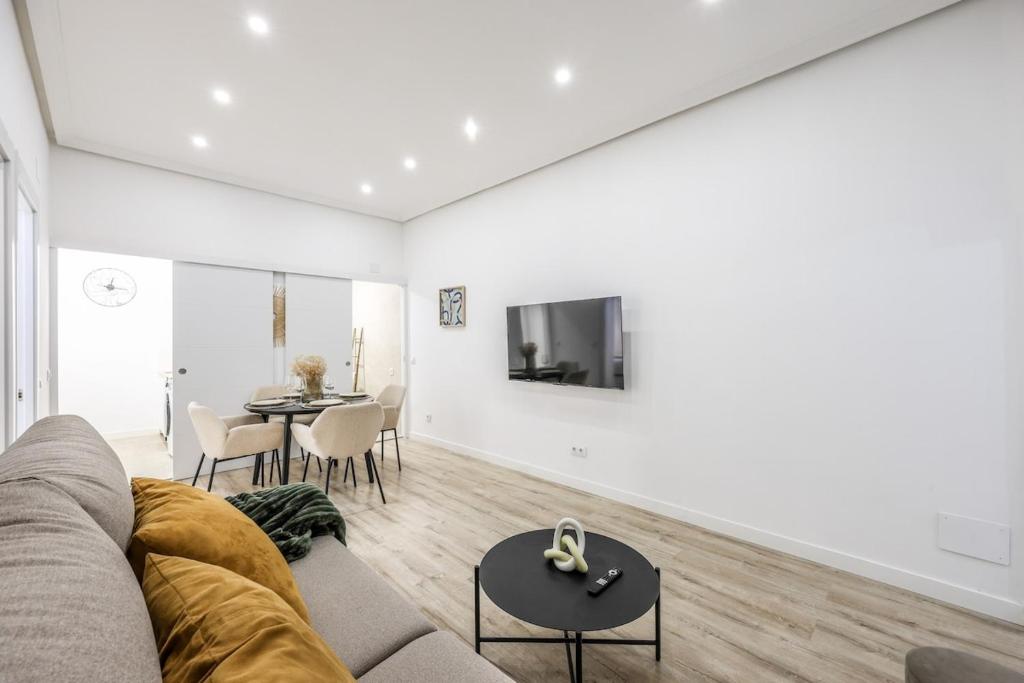 Modern apartment on Gran Via