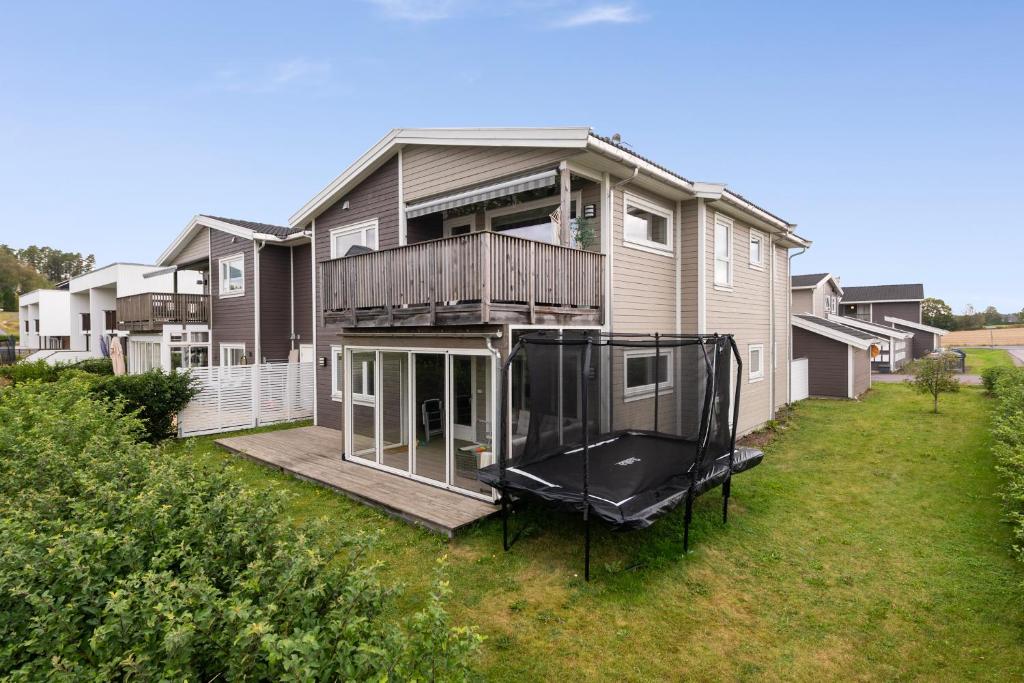 Το κτήριο όπου στεγάζεται  το διαμέρισμα