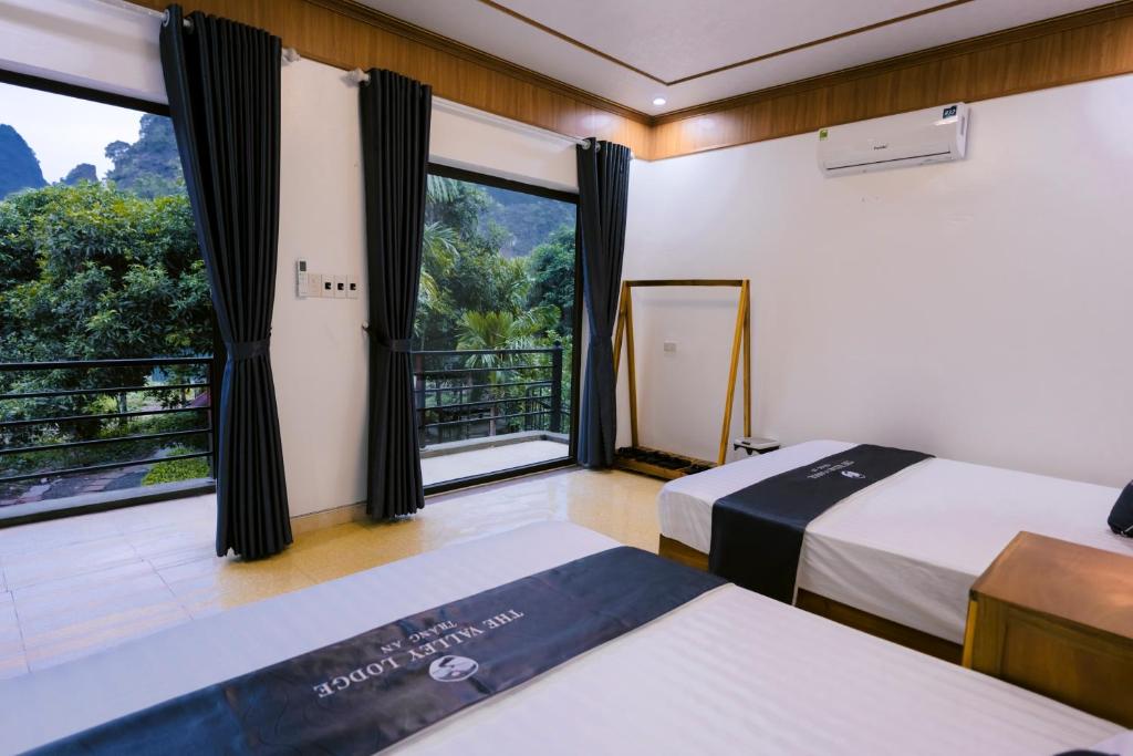 The Valley Lodge Trang An - Chambre Familiale Avec Balcon