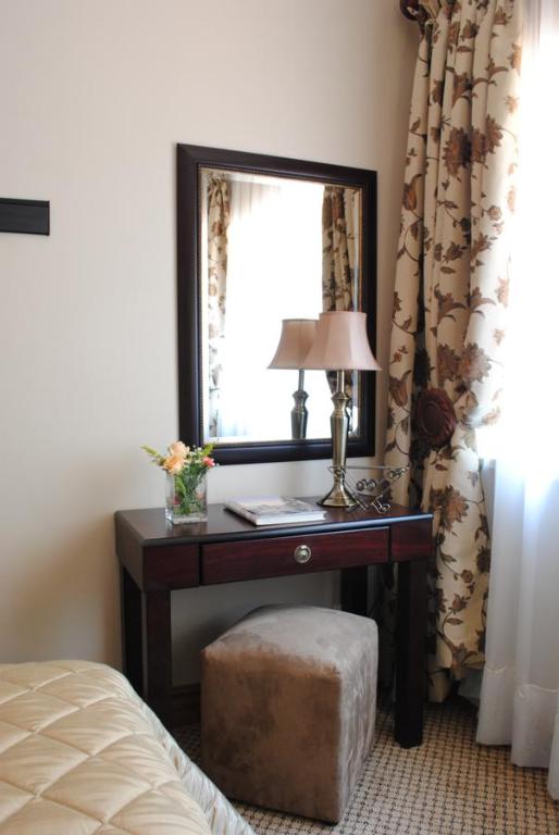 125 on Van Buuren Road Guest House - Deluxe Single Room
