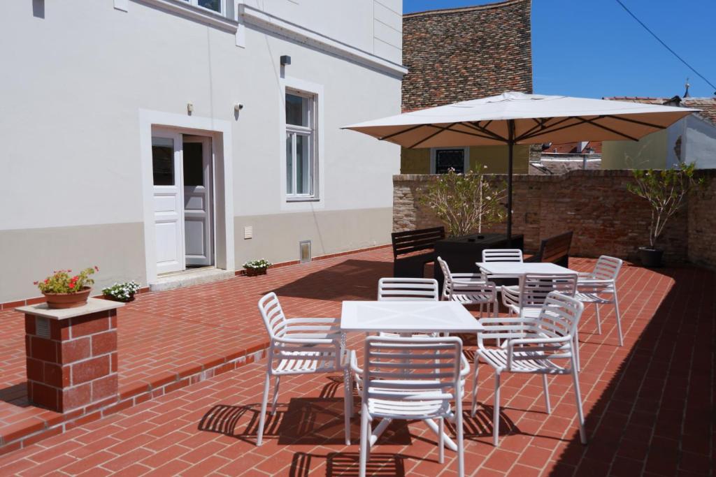 Domus Peregrini Apartmanok - Resim 36