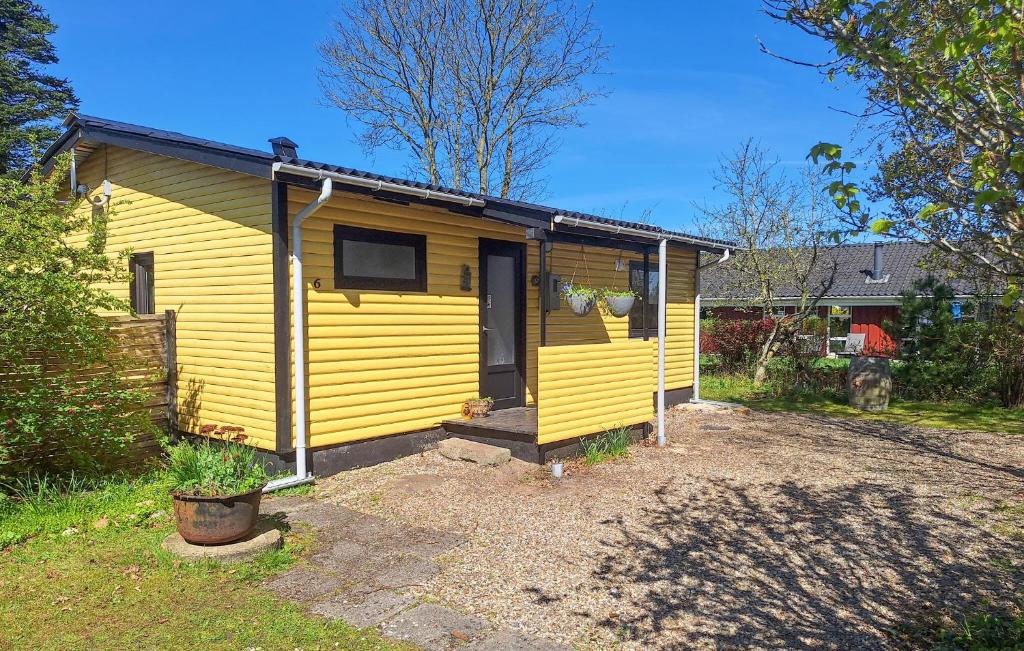 Το κτήριο όπου στεγάζεται  η παραθεριστική κατοικία