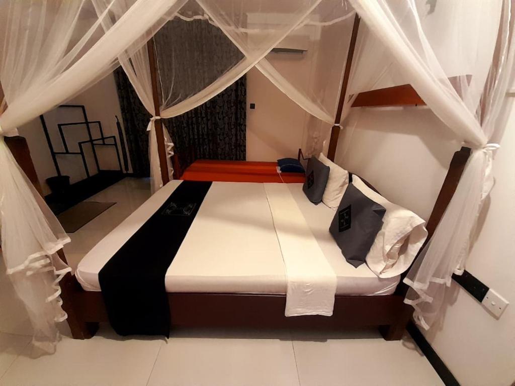 Sigiri Holiday Bungalow - 5