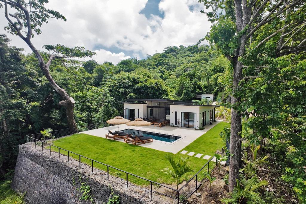 Bazén v ubytování Villa Alba Malpais 4ensuite rooms ocean view by Sea N Sun nebo v jeho okolí