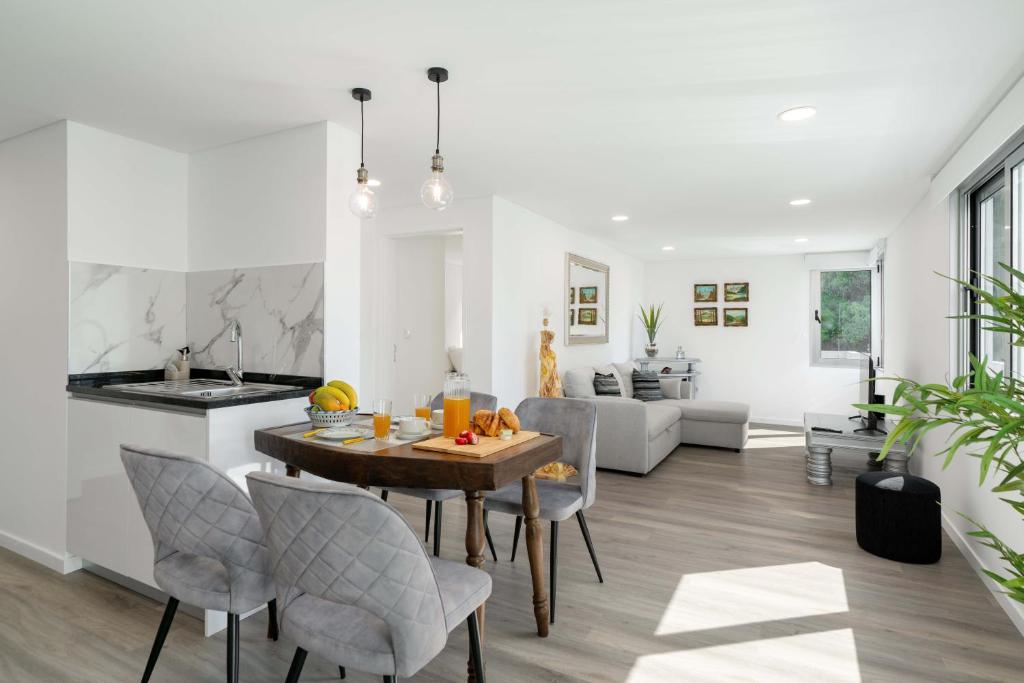 Køkken eller tekøkken på OurMadeira - TerraceSea Alecrim