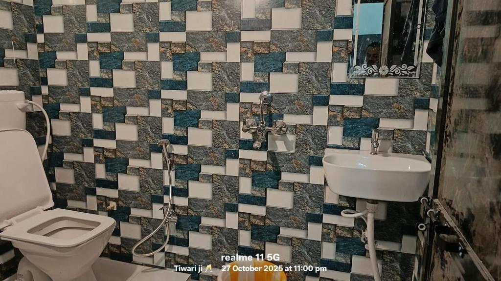 Koupelna v ubytování Hotel Bhardwaj Darbar