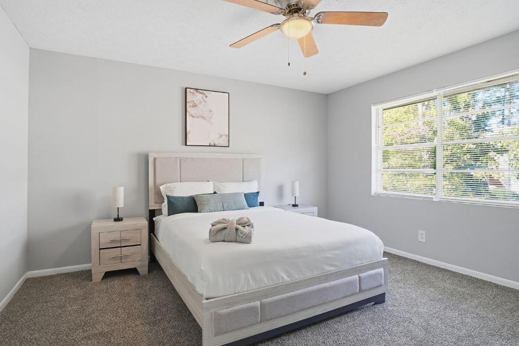 Ένα ή περισσότερα κρεβάτια σε δωμάτιο στο Wyndham Hills Getaway Modern Comfort Awaits