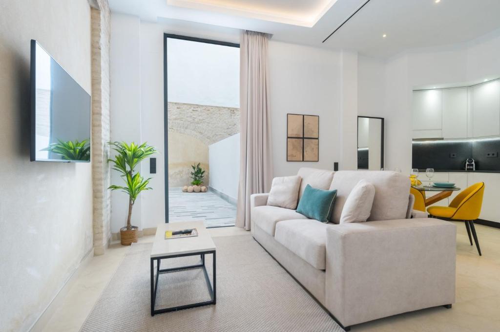 New Design Apartment - Private patio - Gallos 3