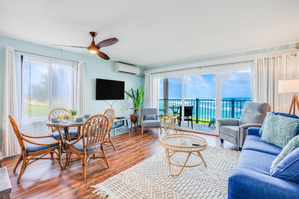 TV a/nebo společenská místnost v ubytování Pono Kai Resort B208