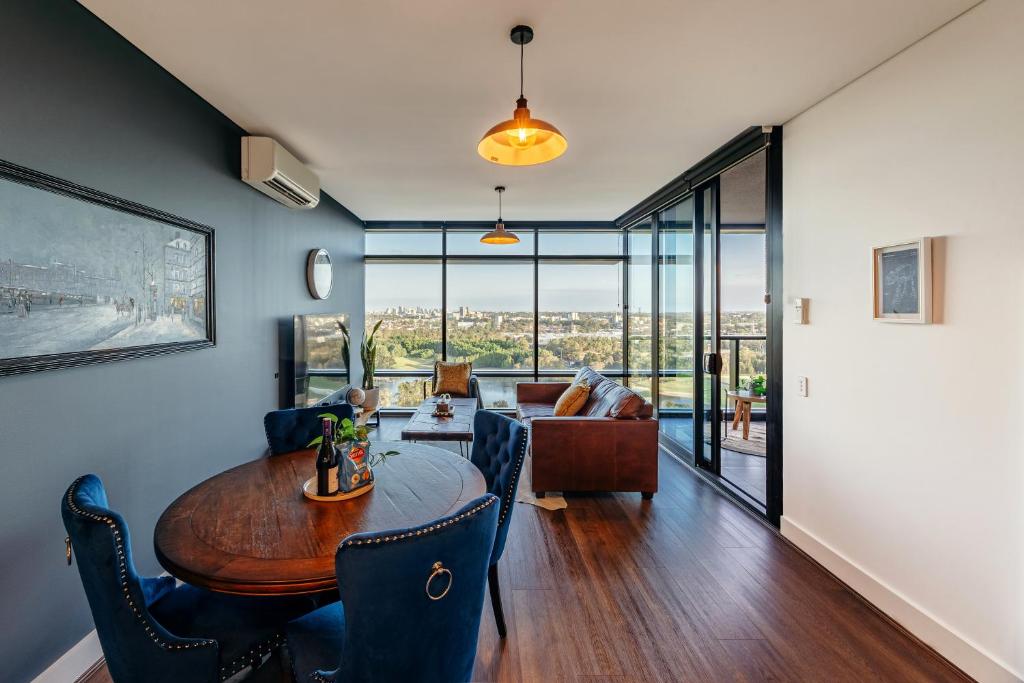 Χώρος καθιστικού στο Horizon King-bed Lux Apt Free Parking