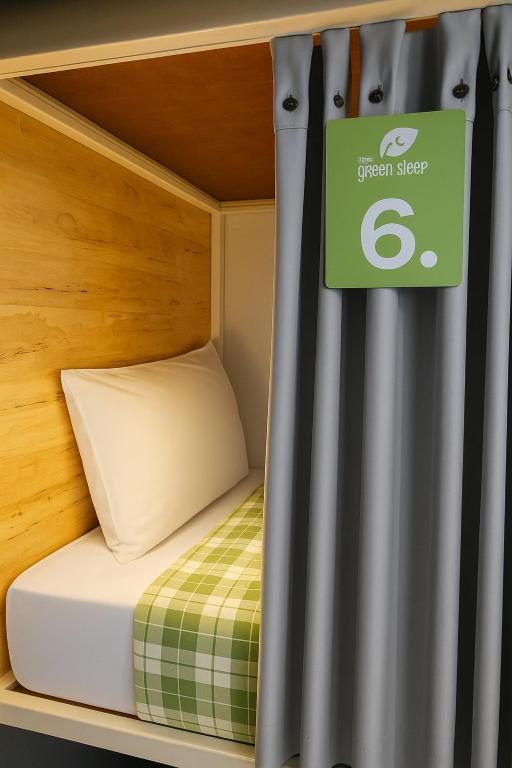 Green Sleep Hostel - 11
