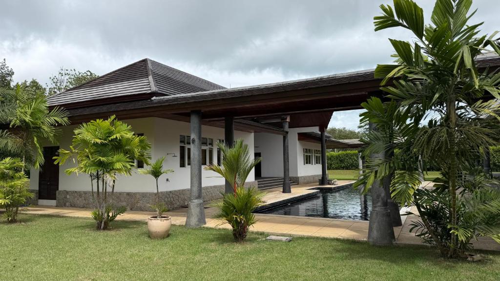 The Majestic Estate - 6 Bedroom Private Villa, Ban Bang La ...
