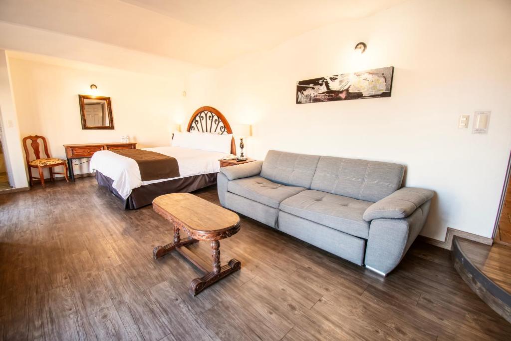 Hotel Argento Zacatecas - Junior Suite With Balcony