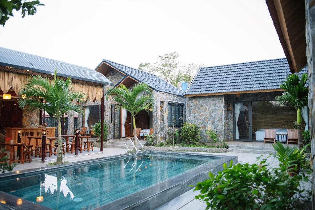 Bazén v ubytování Avana House nebo v jeho okolí