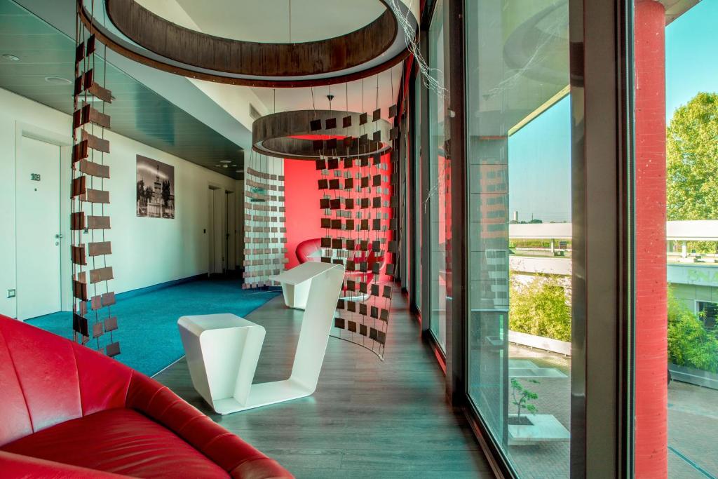 Część wypoczynkowa w obiekcie Phi Hotel Milano