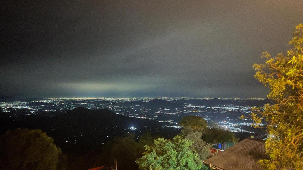 Naturlandskabet i nærheden af lodgen