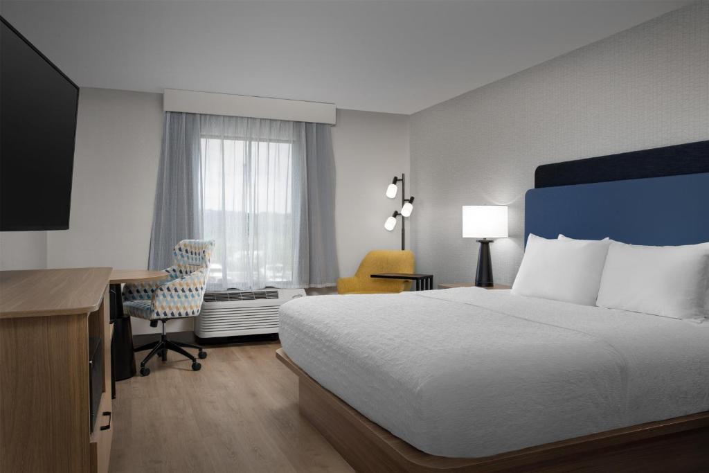 Hampton Inn Lenoir City photo