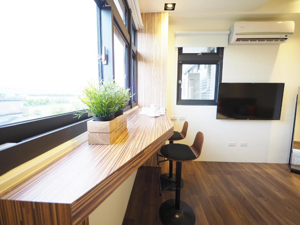 TV a/nebo společenská místnost v ubytování Season 5 Country Inn