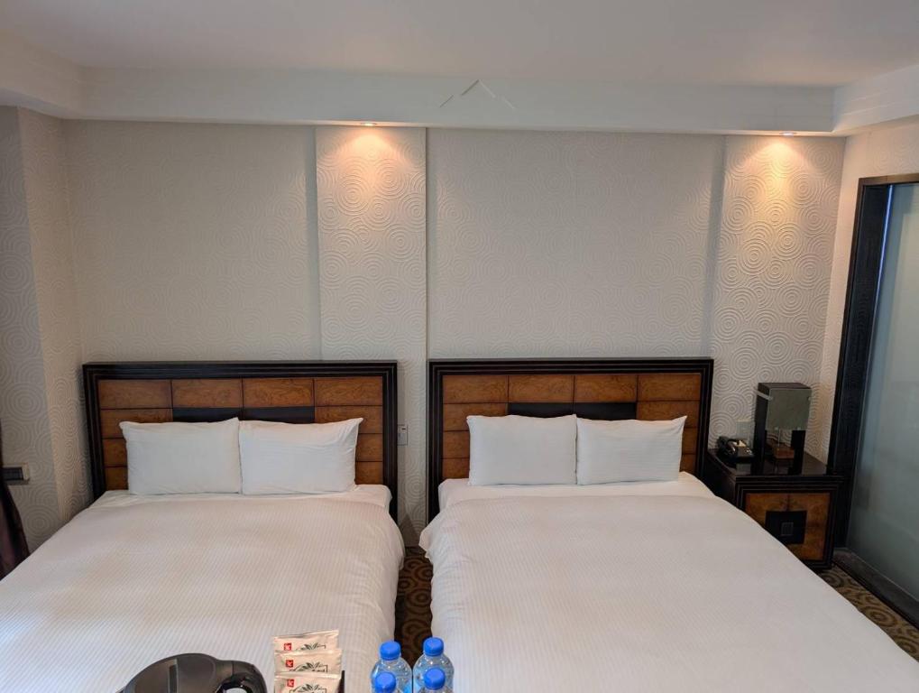 XINSHE Hotel - Linsen - Chambre Quadruple Avec Salle De Bain