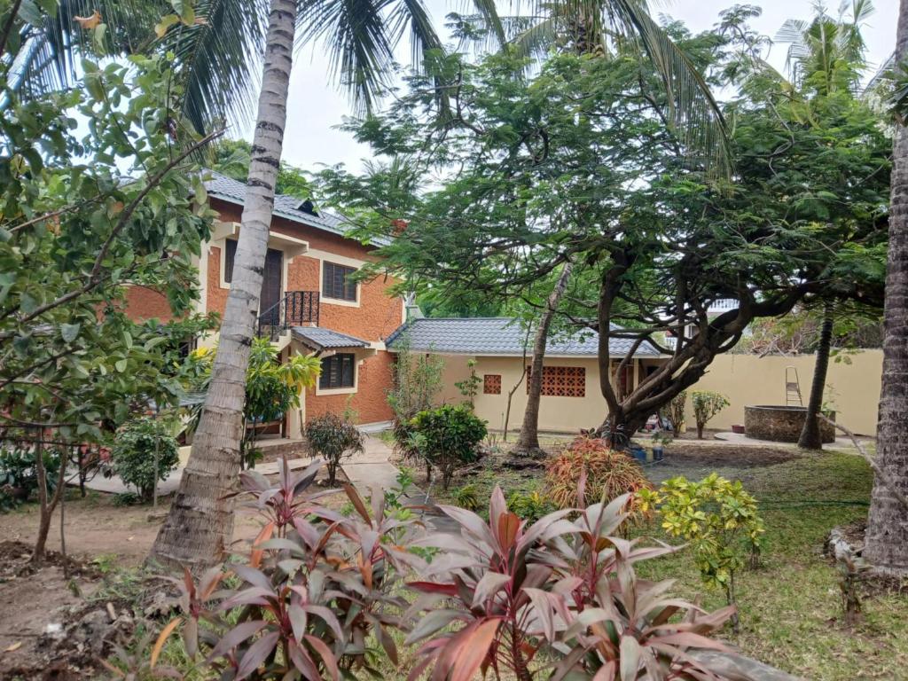 Zahrada ubytování jacaranda rd watamu