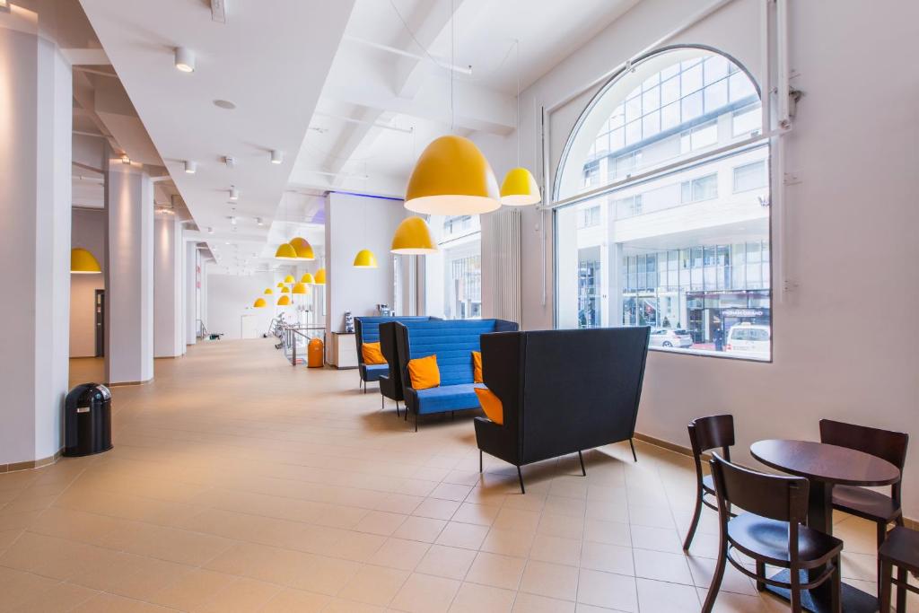 a&o Salzburg Hauptbahnhof - Resim 29