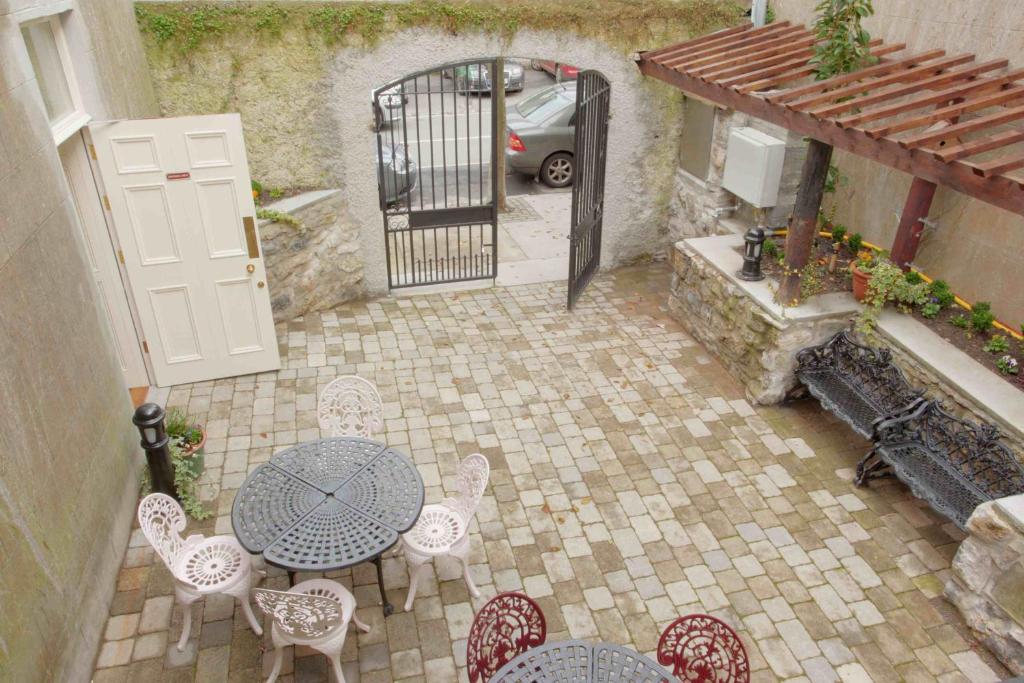 Patio nebo venkovní prostory v ubytování Corrib House Guest Accommodation