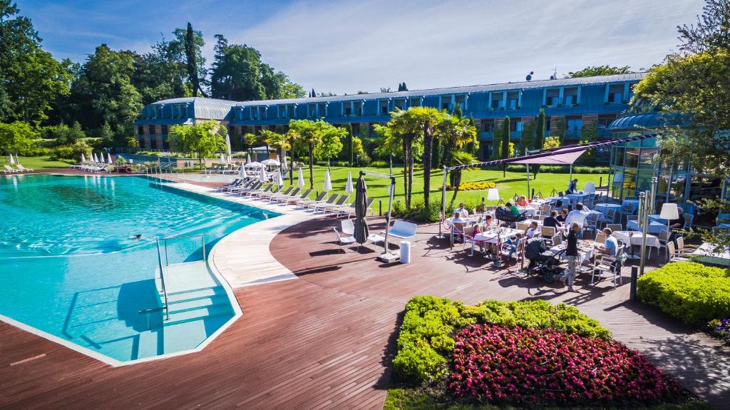 Bazén v ubytování Hotel Corte Valier nebo v jeho okolí