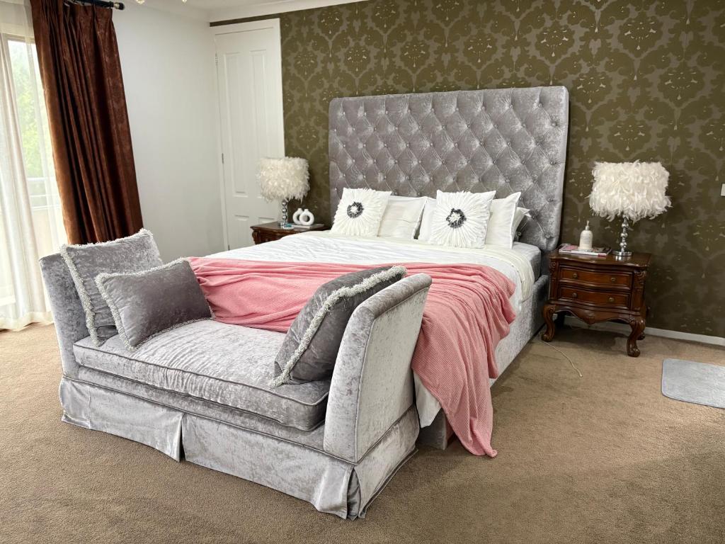 Ένα ή περισσότερα κρεβάτια σε δωμάτιο στο Lucky Home