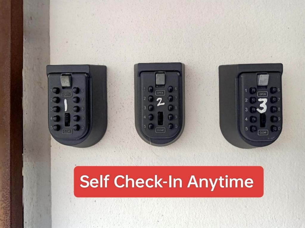 クアラルンプールにあるLow Budget SuperSingleBed Bedroom in Aman Puri, Kepongのギャラリーの写真