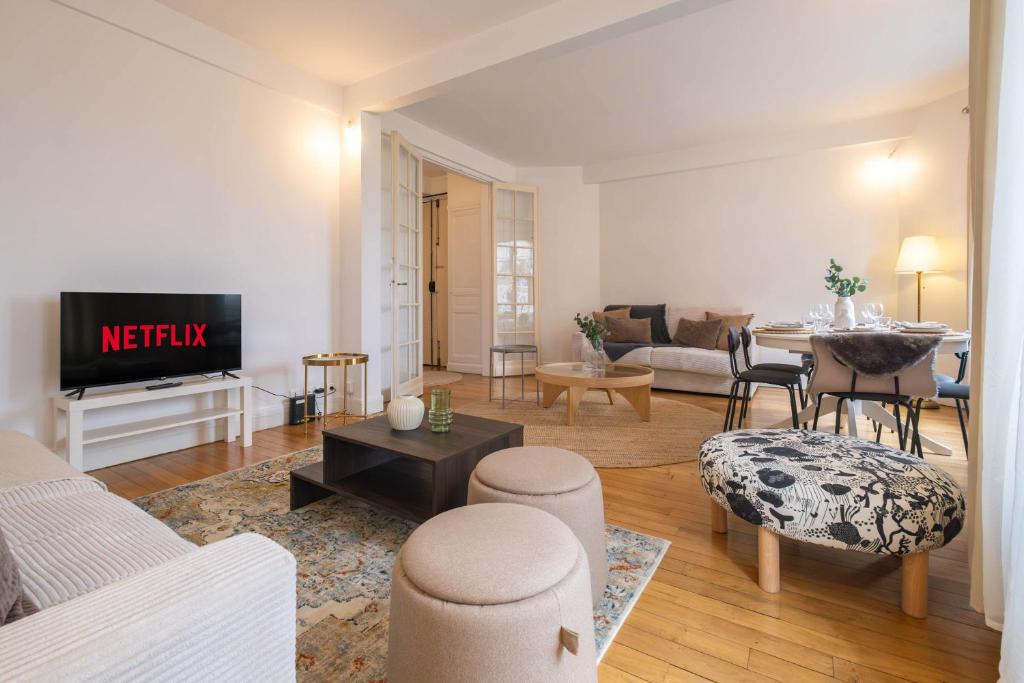 Un lugar para sentarse en Haussmann Flat - Jardin des Plantes 6 Guests