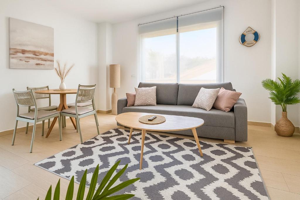 Luminoso Apartamento con Balcón休息區