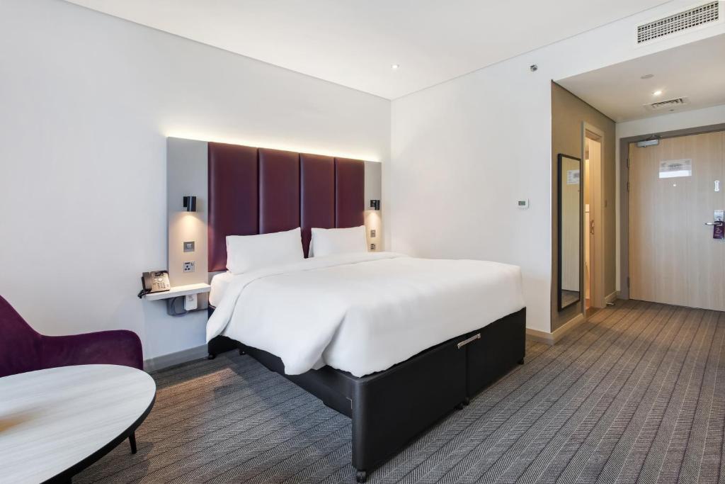 Premier Inn Dubai International Airport - 