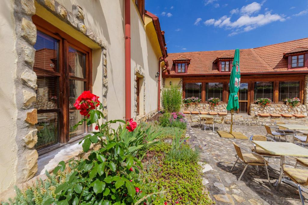 El edificio en el que está el hotel