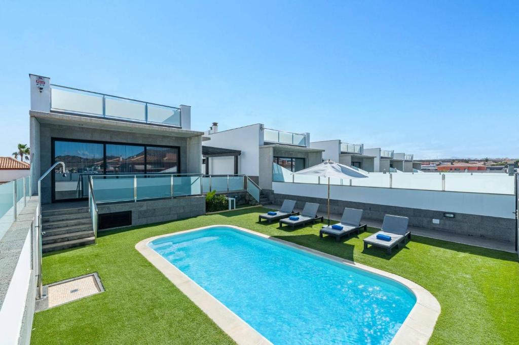 Villa Lola by Villa Plus