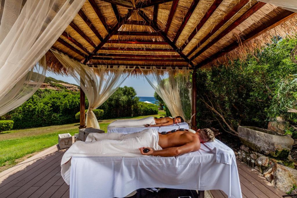 Vonkajšia záhrada v ubytovaní Hotel Cala Caterina
