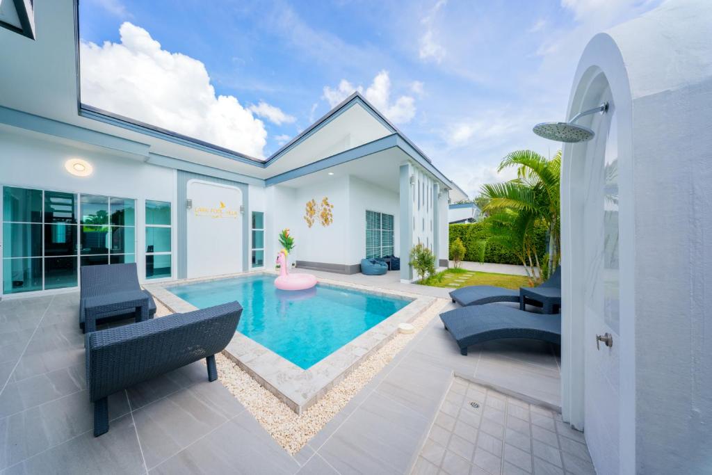 Bazén v ubytování Lark Pool Villa Aonang Krabi nebo v jeho okolí