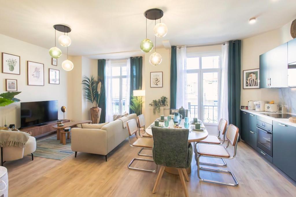 L10 Staywizus - Suite Clemenceau Central, next train station, AC
