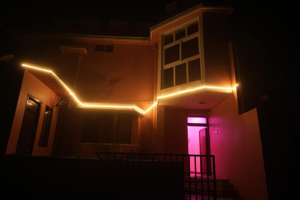 Fotografie z fotogalerie ubytování December Holiday inn 5 Bedroom House with kitchen v destinaci Kodaikānāl